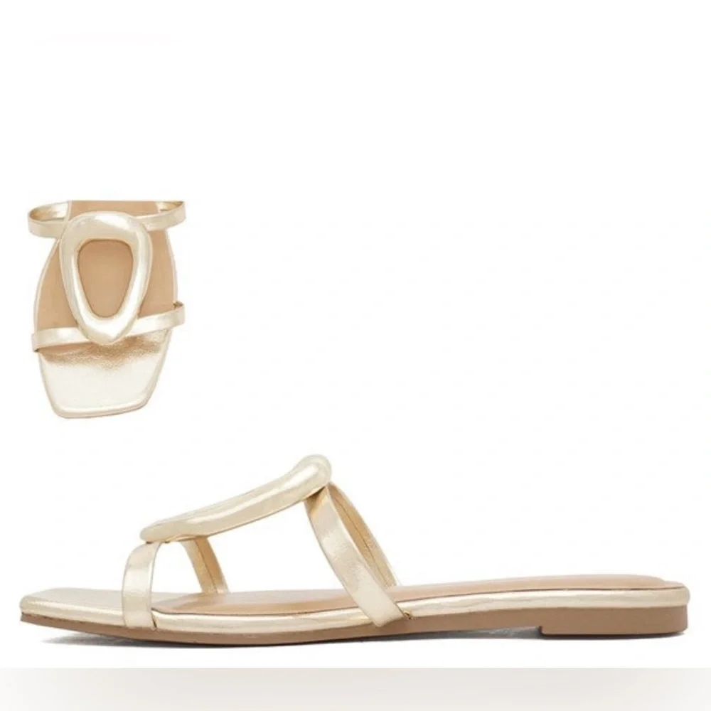 Soda Gold Women's Sandals, New In Box - Picture 2 of 2